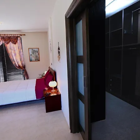 Lilies * Ixia (Rhodes)